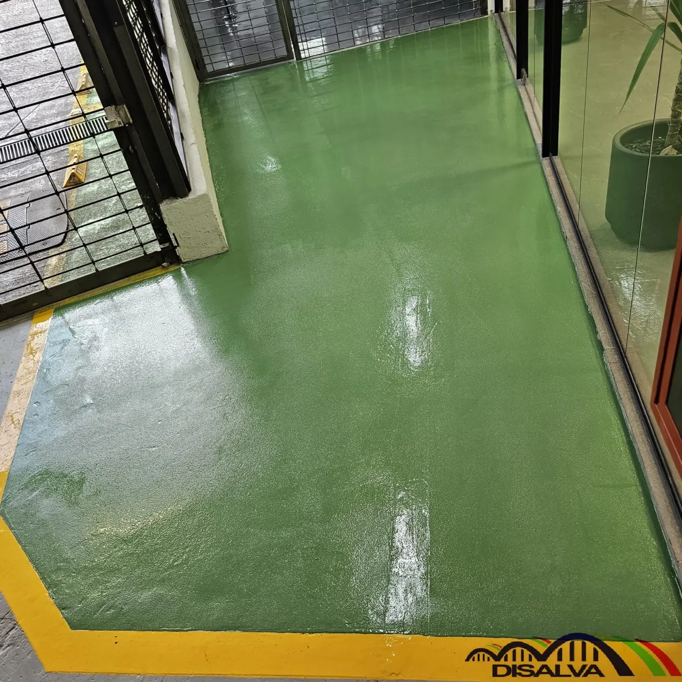 Piso Epóxico en Bicicletero Corporativo — fotografía 12 de 12